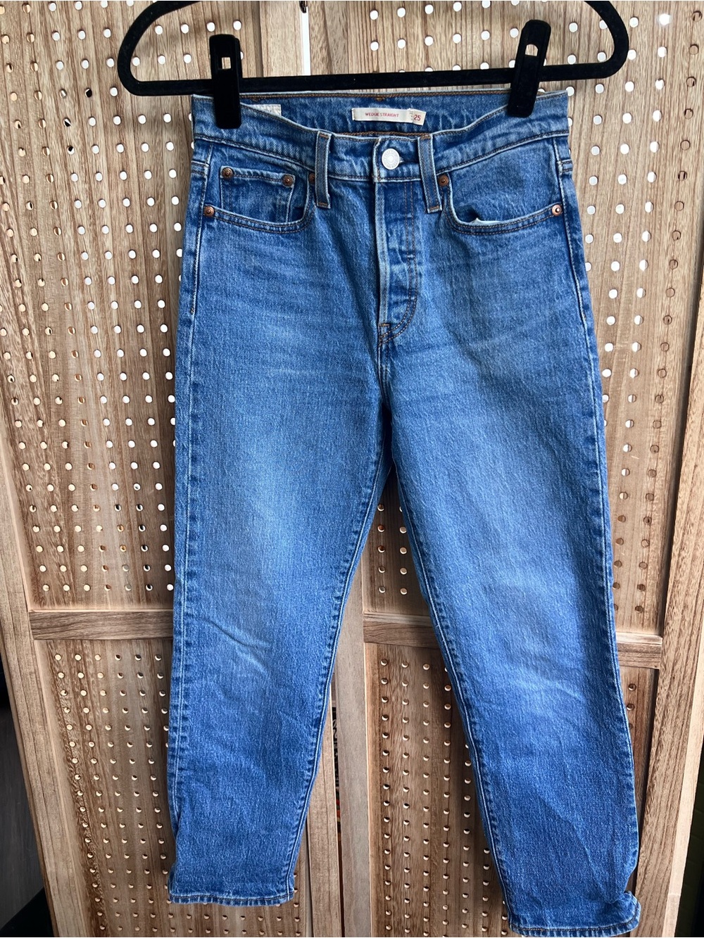 Levi's Premium Wedgie Straight Jeans - Size 25